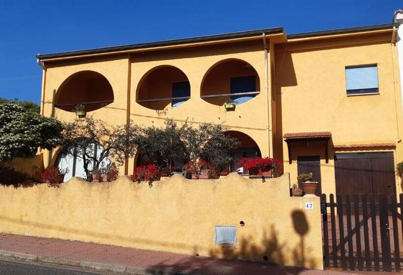 １ベッドルームアパートメント, Camere O Appartamento Intero In Locazione In Pittinuri