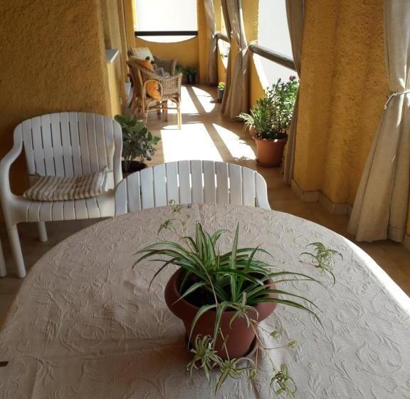 דירת חדר, Camere O Appartamento Intero In Locazione In Pittinuri