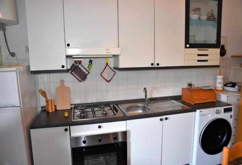 １ベッドルームアパートメント, Camere O Appartamento Intero In Locazione In Pittinuri