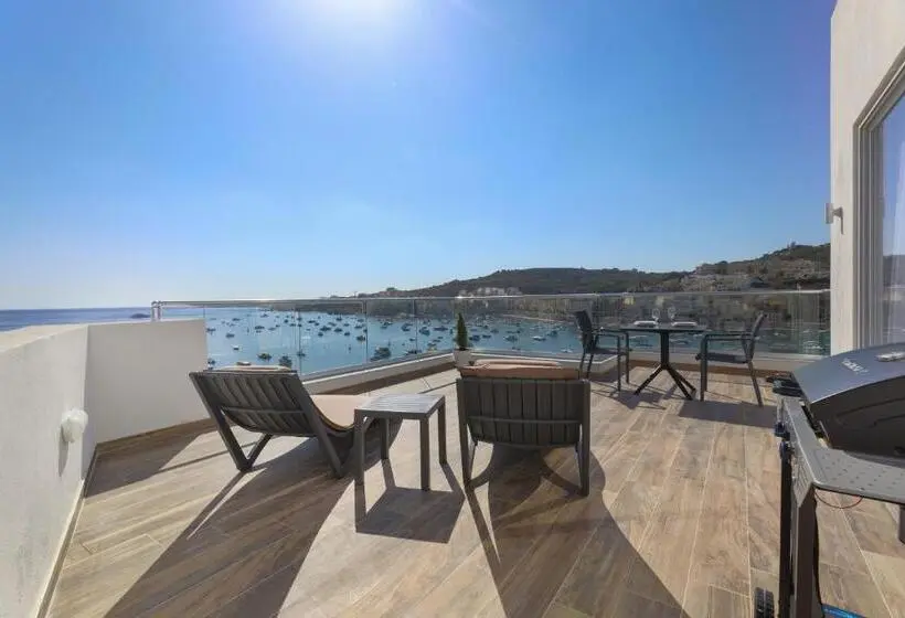 اتاق سوپریور با چشم‌انداز دریا, Seaview Stays