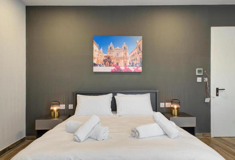 اتاق لوکس با بالکن و چشمانداز دریا, Seaview Stays