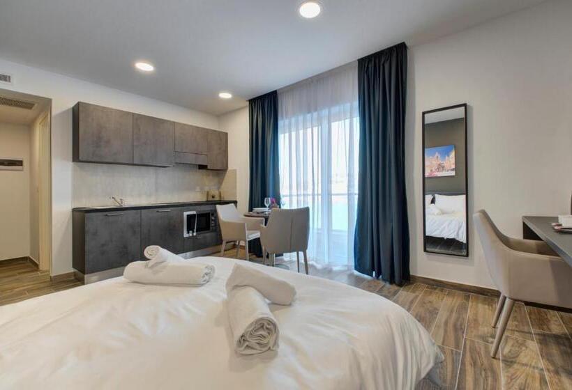 اتاق لوکس با بالکن و چشم‌انداز دریا, Seaview Stays