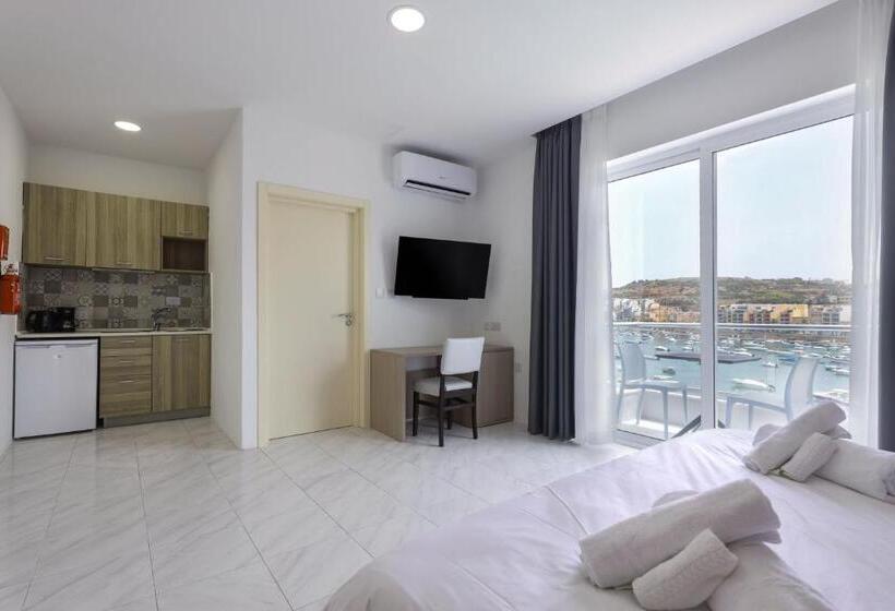 استودیوی استاندارد با چشم‌انداز دریا, Seaview Stays