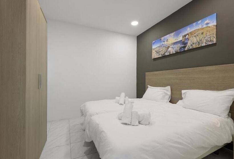 اتاق خانوادگی با چشم‌انداز دریا, Seaview Stays