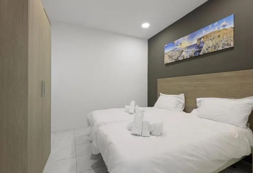 اتاق خانوادگی با چشم‌انداز دریا, Seaview Stays
