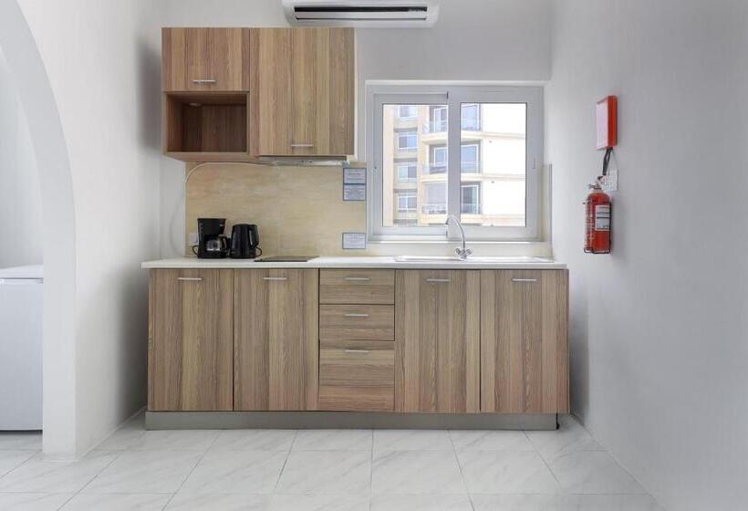 اتاق خانوادگی با چشمانداز دریا, Seaview Stays