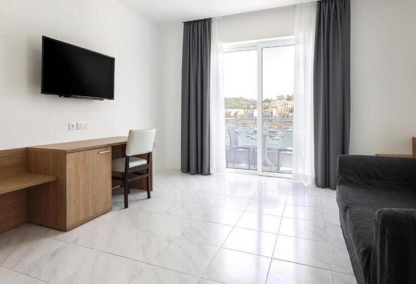 اتاق خانوادگی با چشم‌انداز دریا, Seaview Stays