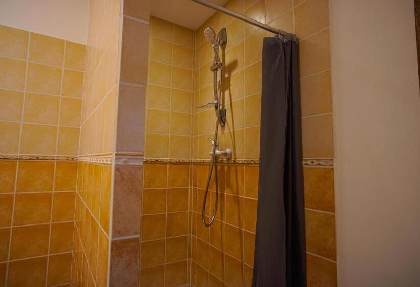 غرفة قياسية مطلة على الجبل, Lou Rey éco Hameau   Gîte, Chambre D Hôtes & Table D Hôtes