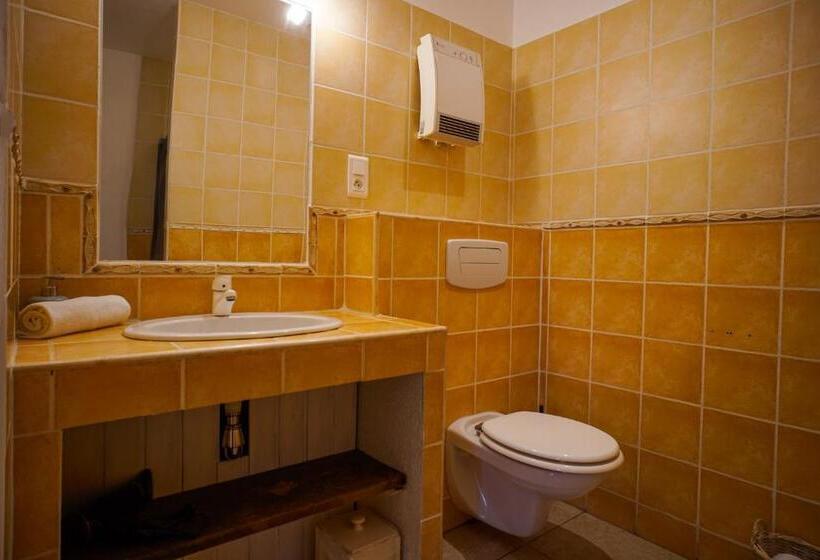 غرفة قياسية مطلة على الجبل, Lou Rey éco Hameau   Gîte, Chambre D Hôtes & Table D Hôtes