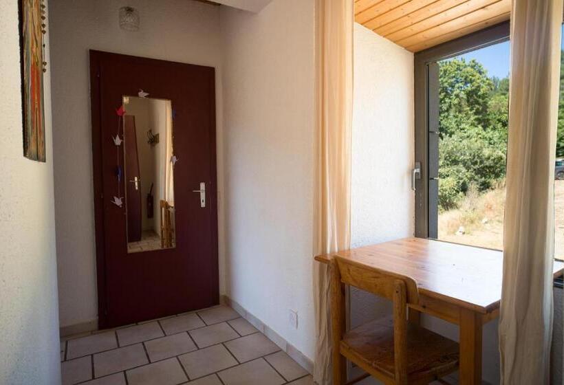 غرفة عائلية مطلّة علي الجبل, Lou Rey éco Hameau   Gîte, Chambre D Hôtes & Table D Hôtes