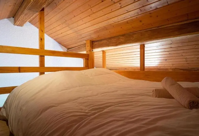 マウンテンビューファミリールーム, Lou Rey éco Hameau   Gîte, Chambre D Hôtes & Table D Hôtes