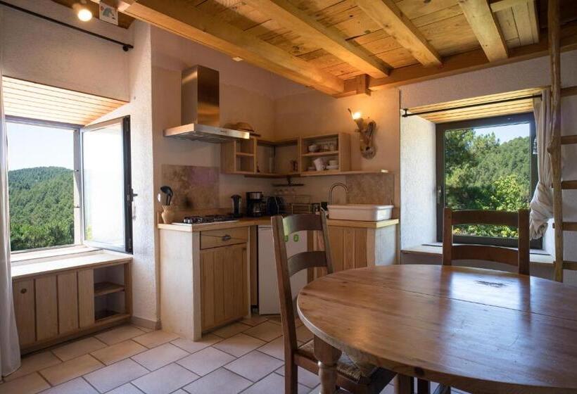 غرفة عائلية مطلّة علي الجبل, Lou Rey éco Hameau   Gîte, Chambre D Hôtes & Table D Hôtes