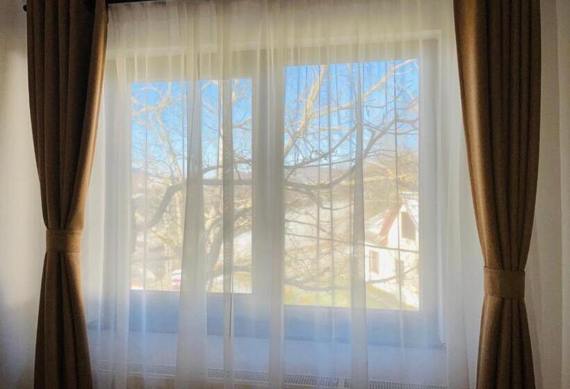 Номер Стандарт Вид на Сад, Panoramic Sus In Deal