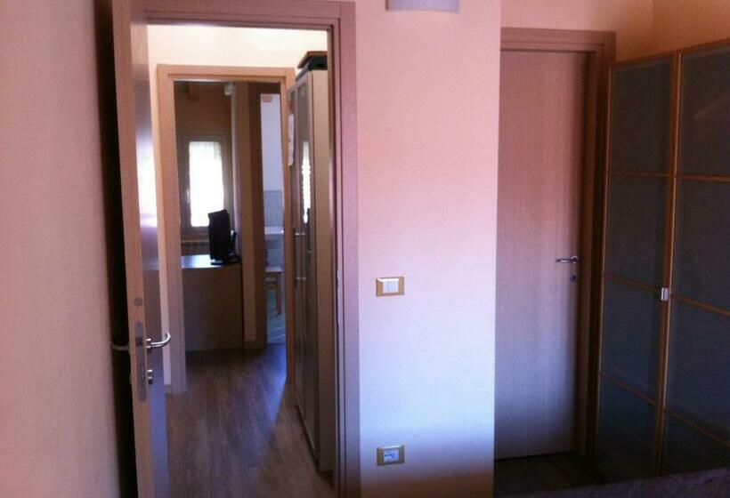 标准间, Burlamacco Gold