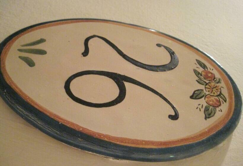 اتاق استاندارد یک نفره, San Demetrio