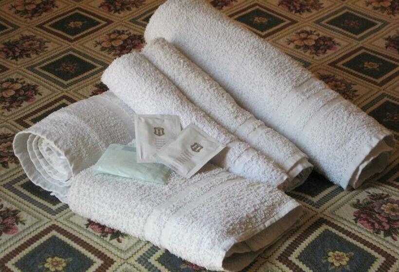 اتاق استاندارد یک نفره, San Demetrio