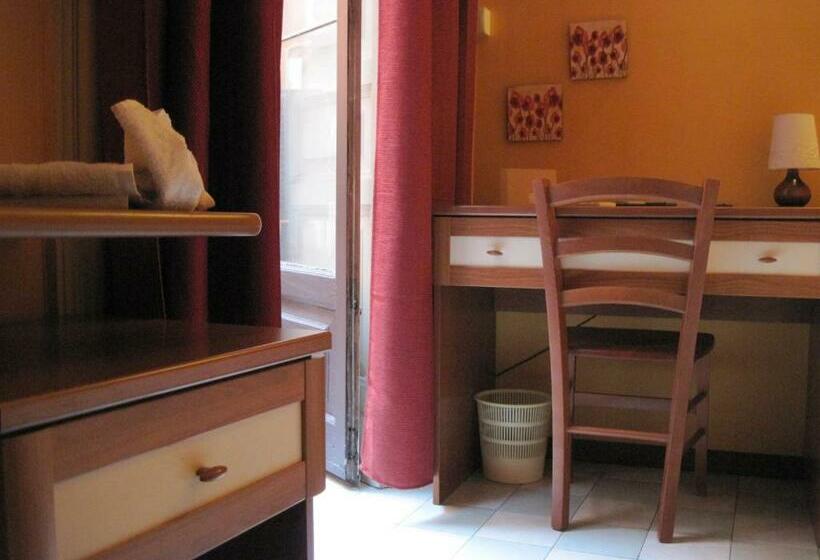 اتاق استاندارد یک نفره, San Demetrio