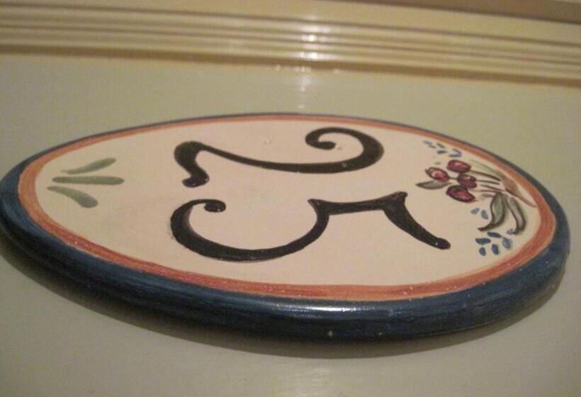 اتاق استاندارد چهار تخته, San Demetrio