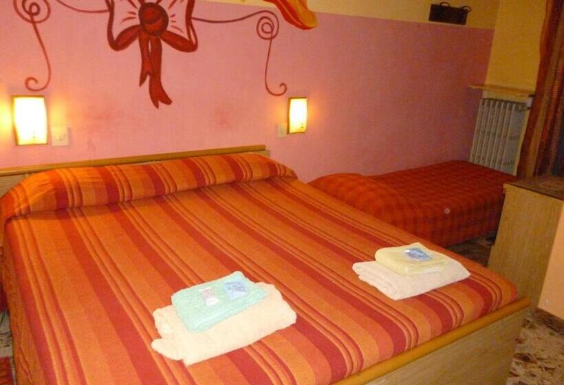 اتاق استاندارد سه نفره, San Giovanni