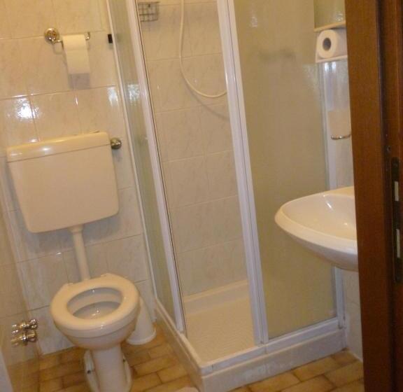 اتاق استاندارد سه نفره, San Giovanni