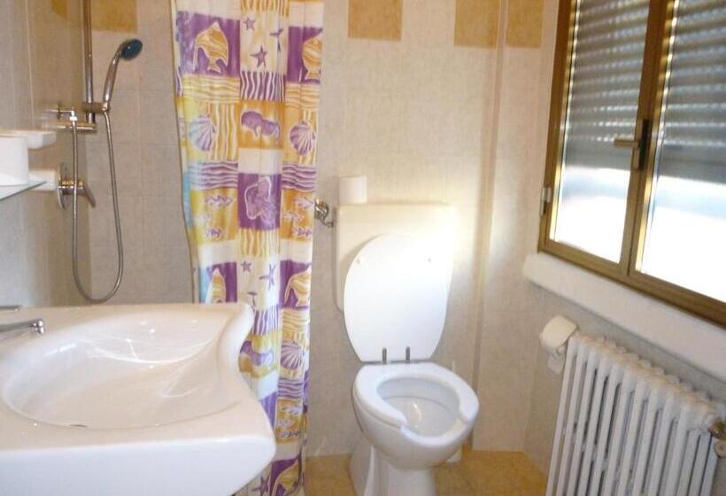 اتاق استاندارد چهار تخته, San Giovanni