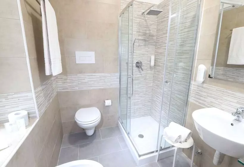 اتاق استاندارد یک نفره, Albergo Leonardo Da Vinci