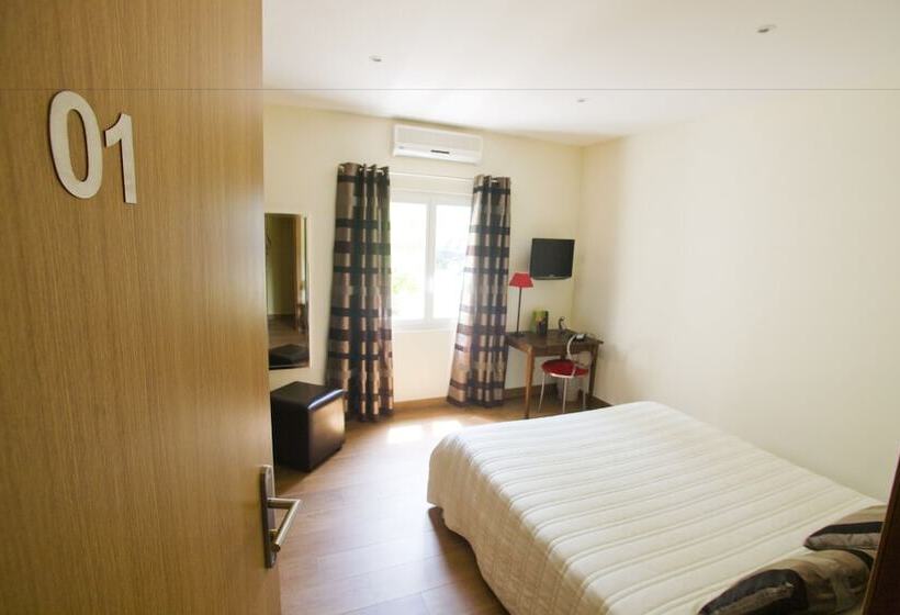 اتاق راحتی, Cesario