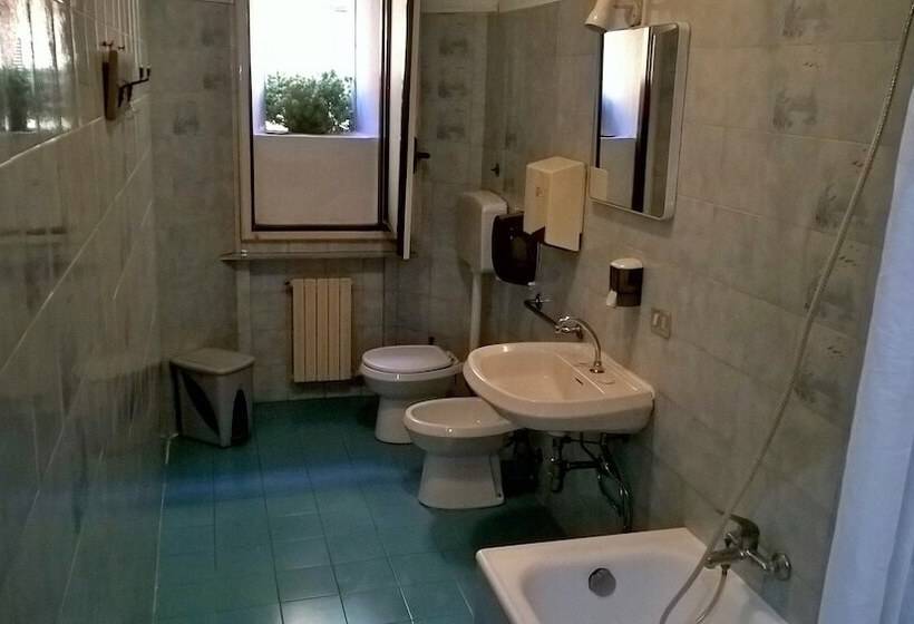 带共用浴室的标准房间, Del Sole