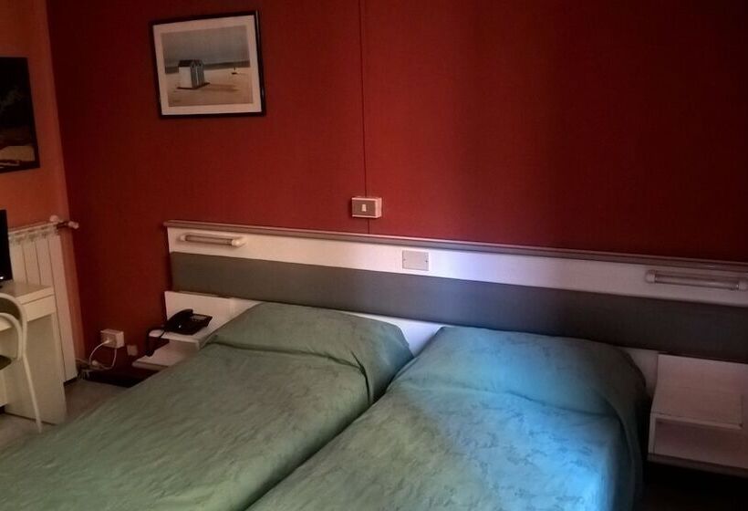 带共用浴室的标准房间, Del Sole