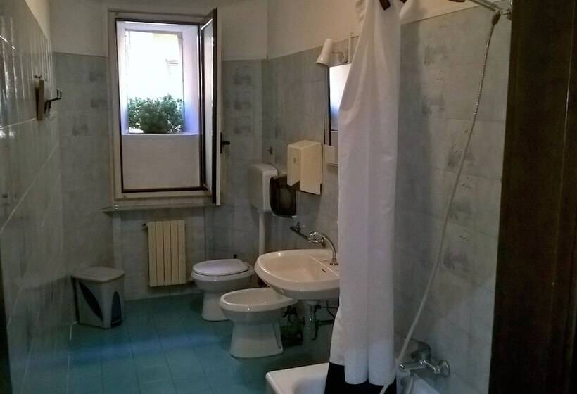 标准三人间共用浴室, Del Sole