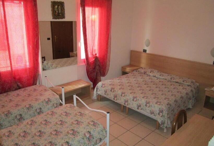 스탠다드 트리플 룸, Neni