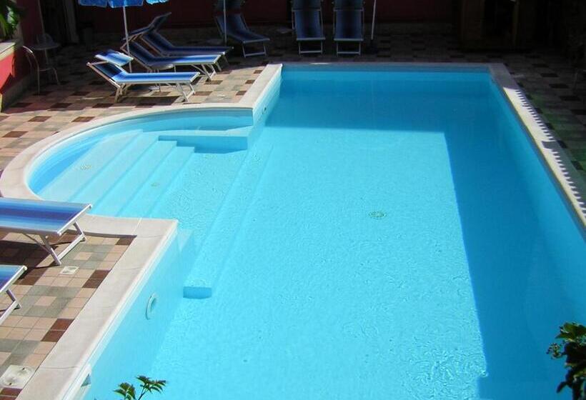 스탠다드 룸, Neni