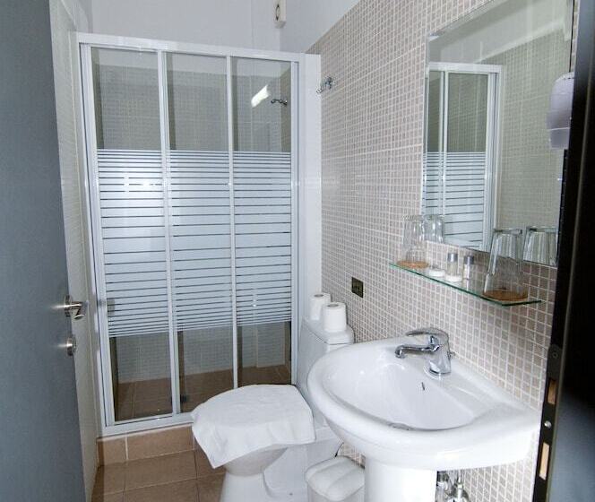 غرفة قياسية رباعية, Rentrooms Thessaloniki