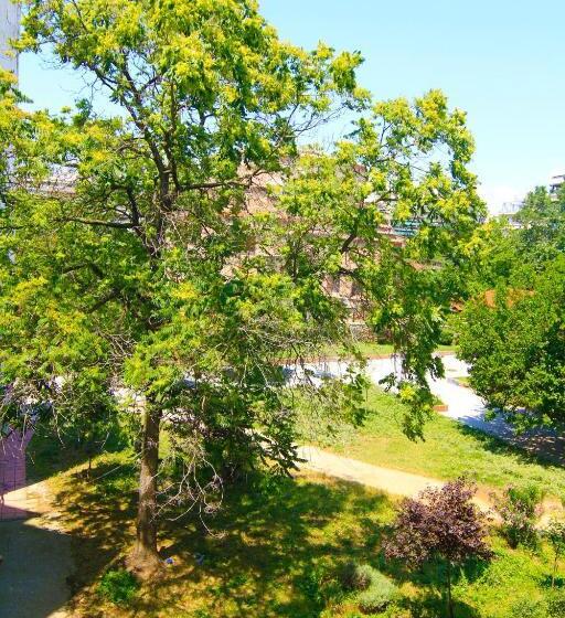 غرفة قياسية ثلاثية, Rentrooms Thessaloniki