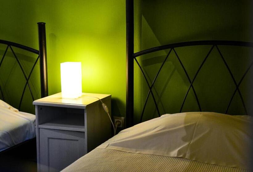 غرفة قياسية ثلاثية, Rentrooms Thessaloniki