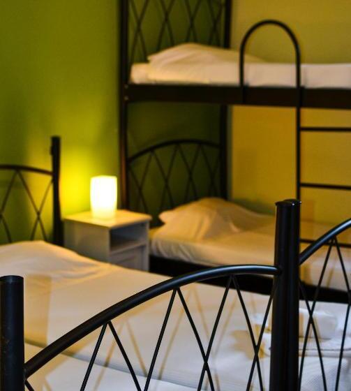 غرفة قياسية رباعية, Rentrooms Thessaloniki