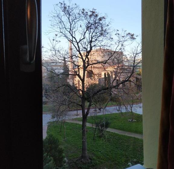 غرفة قياسية رباعية, Rentrooms Thessaloniki