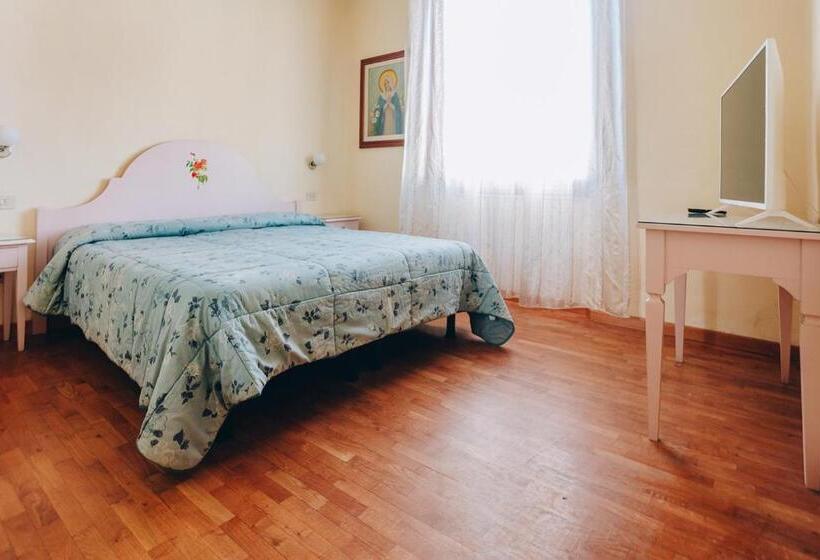 Номер Superior, Savoia E Campana
