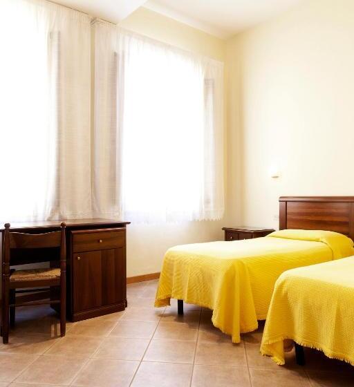 חדר סטנדרט לארבעה, Savoia E Campana