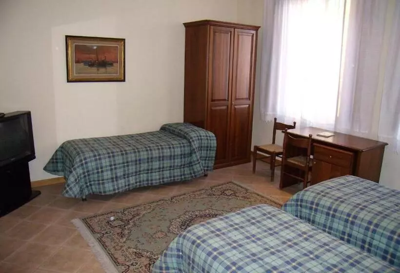 اتاق استاندارد چهار تخته, Savoia E Campana