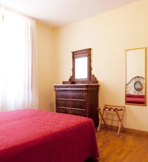 חדר סטנדרט, Savoia E Campana