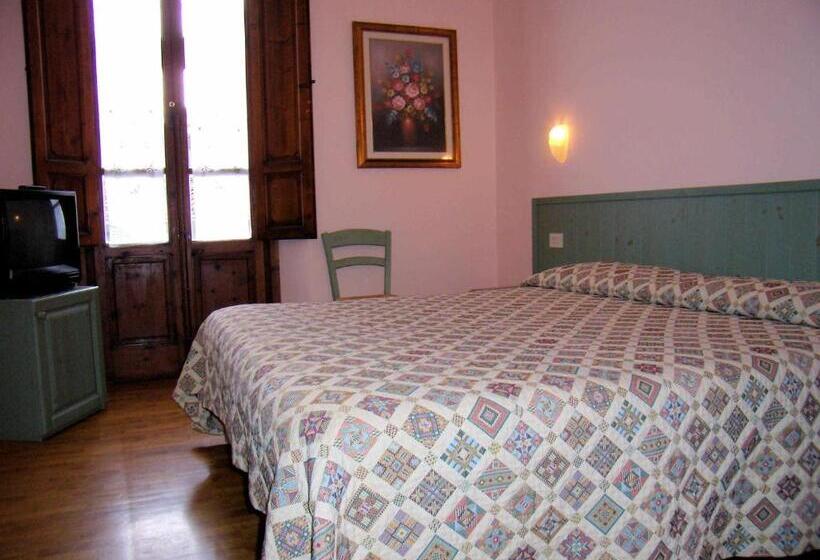 חדר סטנדרט, Savoia E Campana