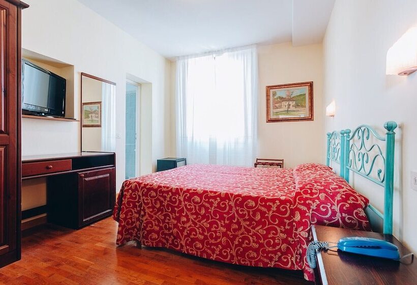 חדר סטנדרט, Savoia E Campana