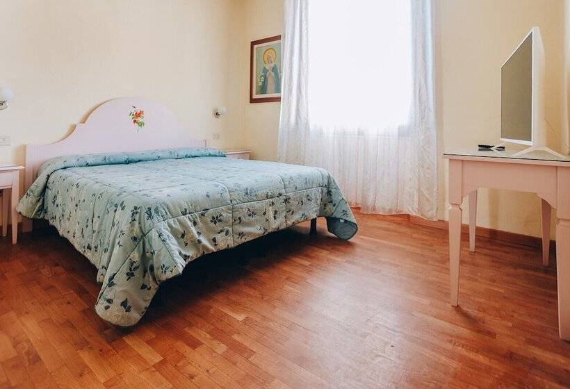 חדר סטנדרט, Savoia E Campana