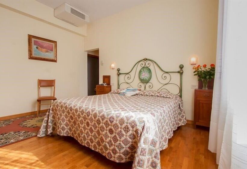 חדר סטנדרט, Savoia E Campana