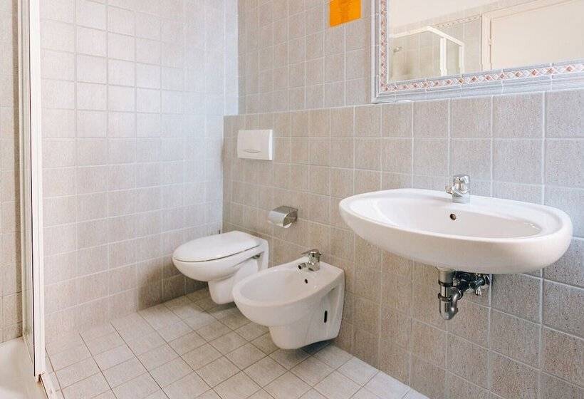 חדר סופריור, Savoia E Campana