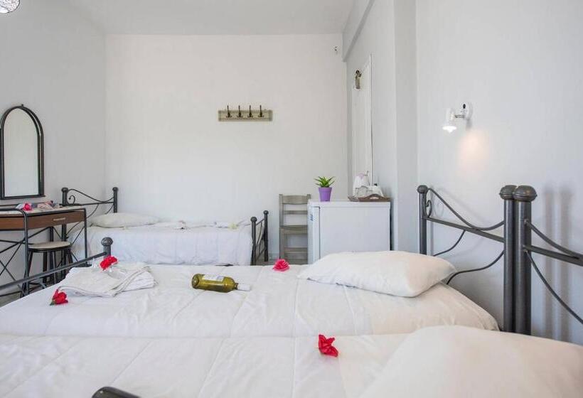 スタンダードトリプルルーム, Villa Agas