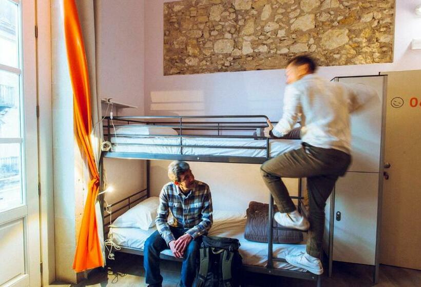 Łóżko we Wspólnym Pokoju, Lol Hostel Siracusa