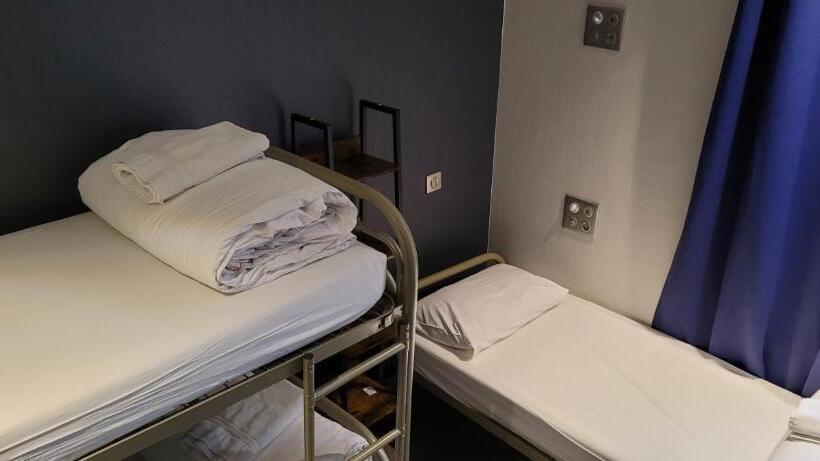 Standaard Driepersoonskamer, Plug Inn Montmartre By Hiphophostels