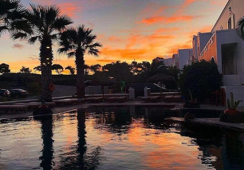 スイート, Villa Manos